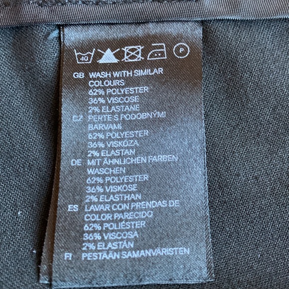 H&M, solid black flat front wide leg casual pants. Size 14. - Picture 5 of 15